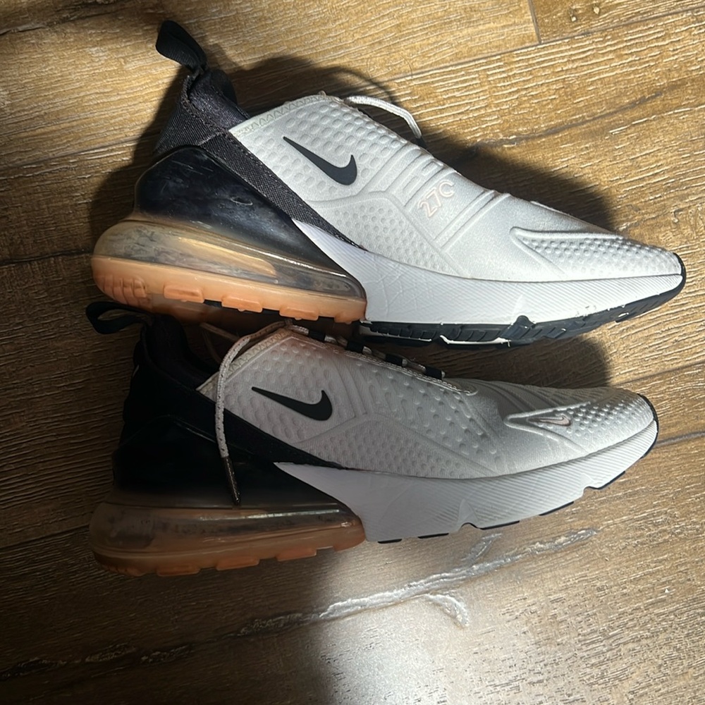 Pre-owned gentle wear Nike sneakers